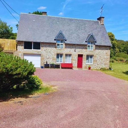 Maison En Pierre Au Milieu Du Bocage Coulouvray-Boisbenâtre Dış mekan fotoğraf