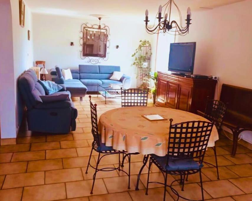 Maison En Pierre Au Milieu Du Bocage Coulouvray-Boisbenâtre Dış mekan fotoğraf