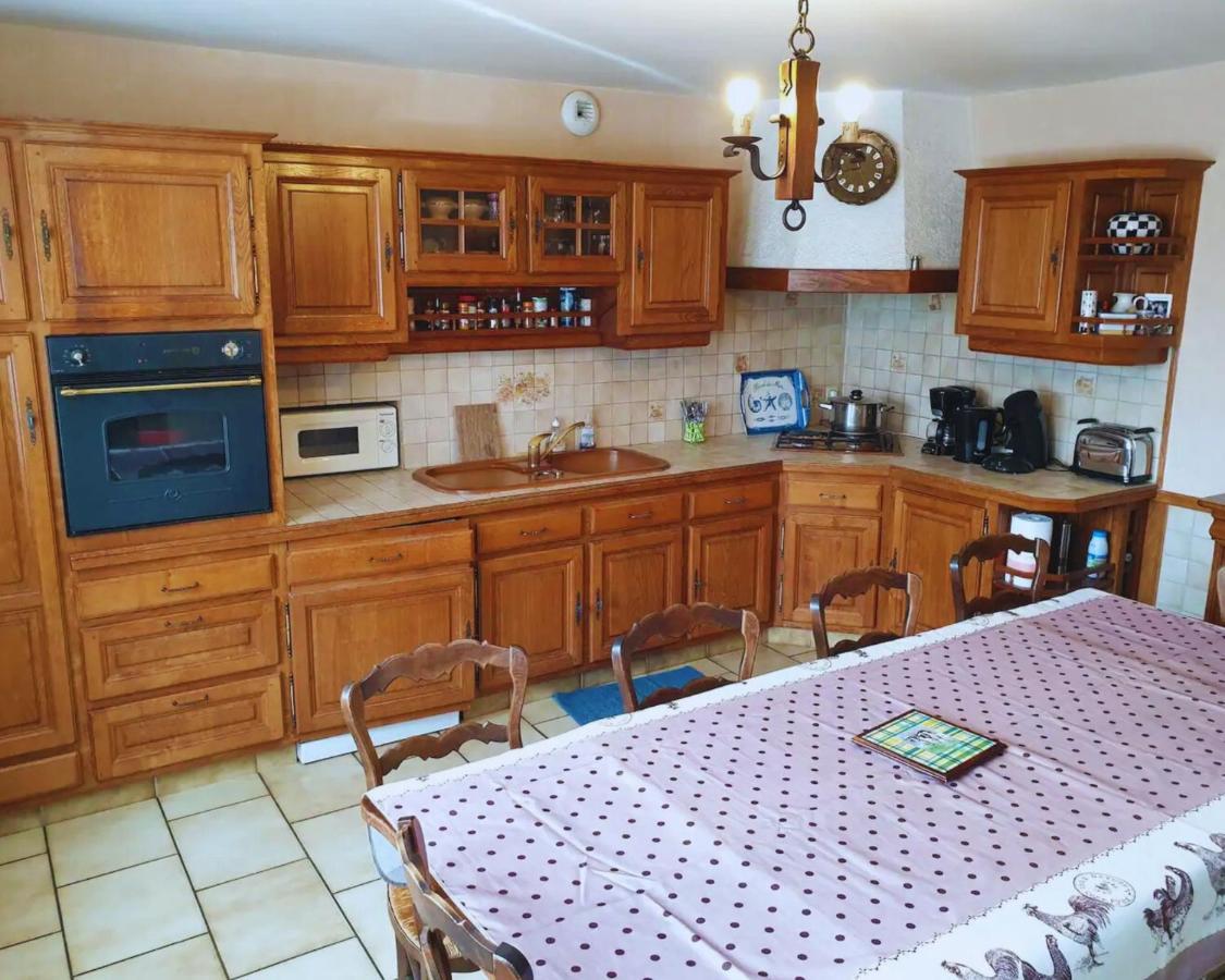 Maison En Pierre Au Milieu Du Bocage Coulouvray-Boisbenâtre Dış mekan fotoğraf